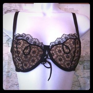 Victoria’s Secret lace bra with tags